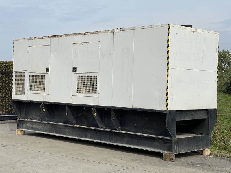 Cat C 18 - 700 - Elektroģenerators: foto 1 Cat C 18 - 700 - Elektroģenerators: foto 1