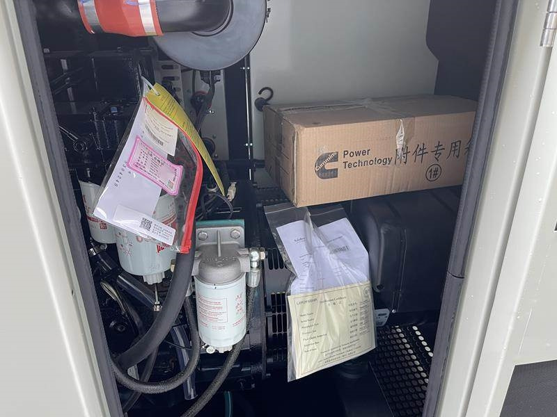 Elektroģenerators Cummins 28 kVA: foto 10 Elektroģenerators Cummins 28 kVA: foto 10