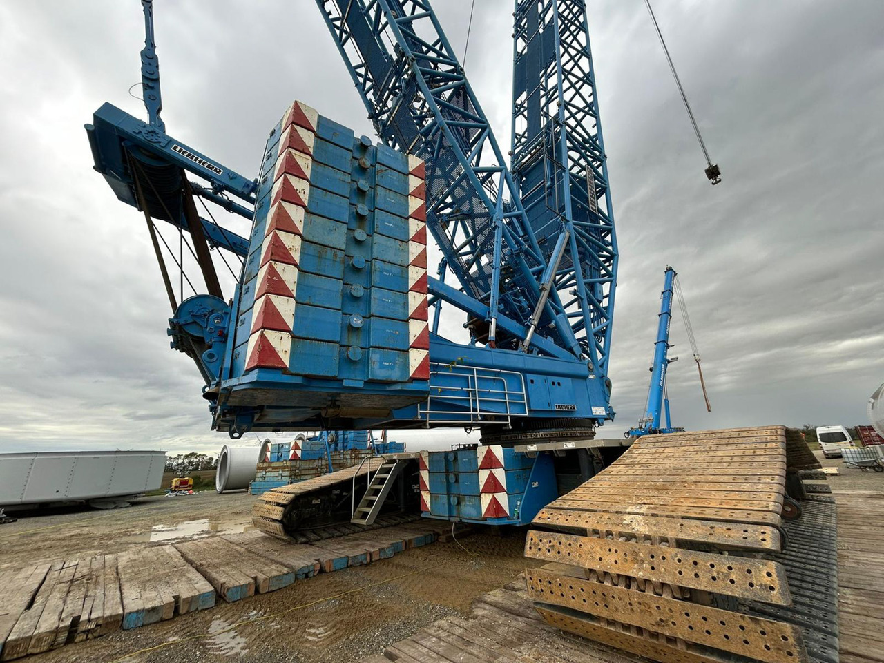 LIEBHERR LR 1600-2 - Kāpurķēžu celtnis: foto 3 LIEBHERR LR 1600-2 - Kāpurķēžu celtnis: foto 3