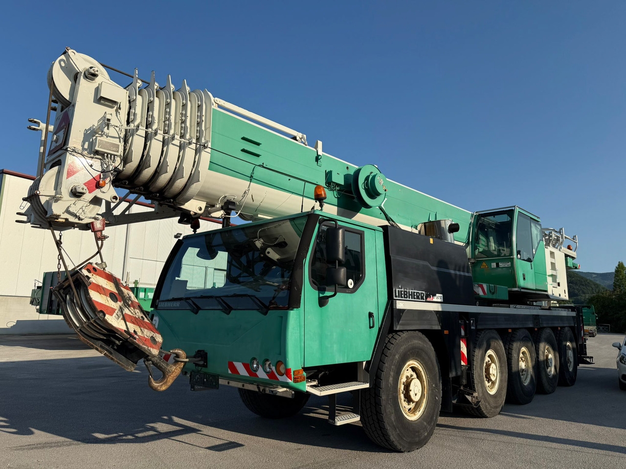 LIEBHERR LTM 1100-5.2 - Autoceltnis: foto 1 LIEBHERR LTM 1100-5.2 - Autoceltnis: foto 1