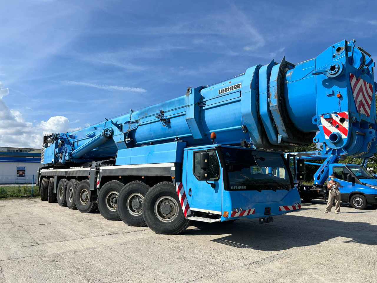 LIEBHERR LTM 1500-8.1 - Autoceltnis: foto 1 LIEBHERR LTM 1500-8.1 - Autoceltnis: foto 1