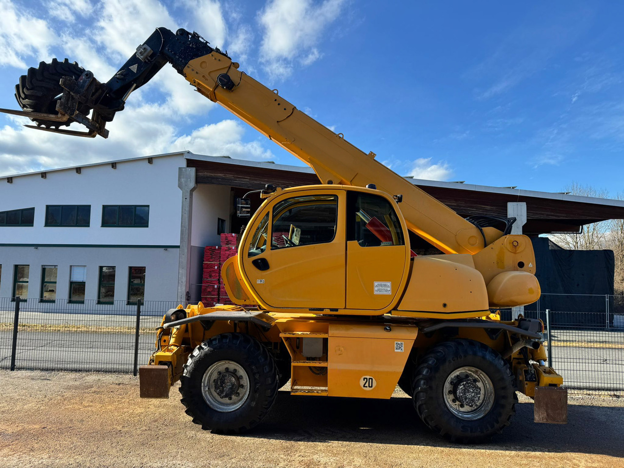 MANITOU MRT 2150 - Teleskopiskais riteņu iekrāvējs: foto 1 MANITOU MRT 2150 - Teleskopiskais riteņu iekrāvējs: foto 1