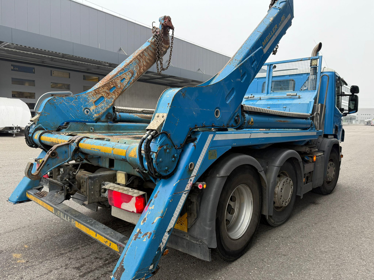 SCANIA P450 6x2 + AK16N TC - Būvgružu konteineru vedējs: foto 4 SCANIA P450 6x2 + AK16N TC - Būvgružu konteineru vedējs: foto 4