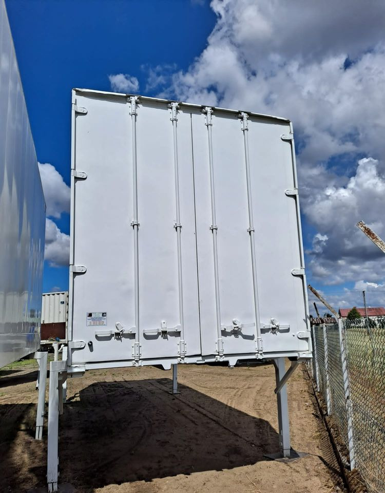 Inny KONTENER płaski 7,45 - Maināmā virsbūve - furgons: foto 2 Inny KONTENER płaski 7,45 - Maināmā virsbūve - furgons: foto 2