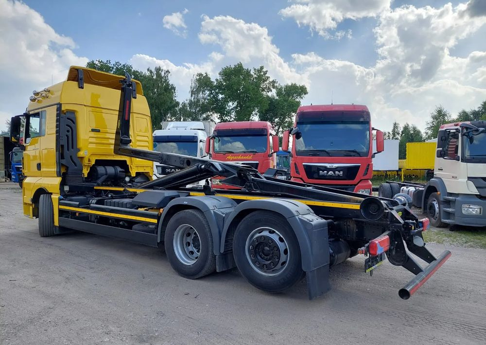 MAN TGX 26-500 Hakowiec oś skrętna - Pacēlājs ar āķi: foto 1 MAN TGX 26-500 Hakowiec oś skrętna - Pacēlājs ar āķi: foto 1