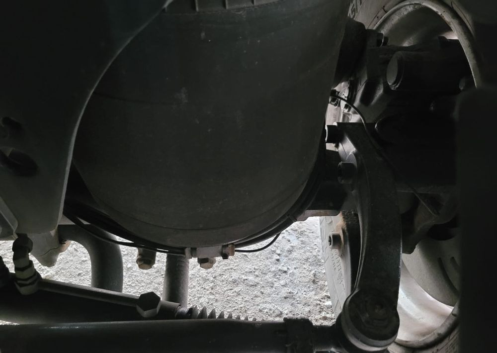 MAN TGX 26.510 oś skrętna do zabudowy kontener izoterma lub chłodnia - Kravas automašīna refrižerators: foto 5 MAN TGX 26.510 oś skrętna do zabudowy kontener izoterma lub chłodnia - Kravas automašīna refrižerators: foto 5