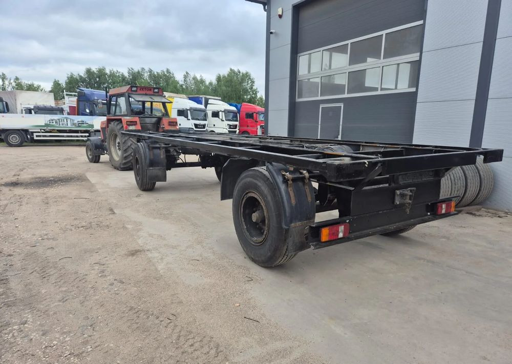 Schmitz Cargobull Przyczepa Krone na resorze - Multilift/ Būvgružu konteinera piekabe: foto 2 Schmitz Cargobull Przyczepa Krone na resorze - Multilift/ Būvgružu konteinera piekabe: foto 2