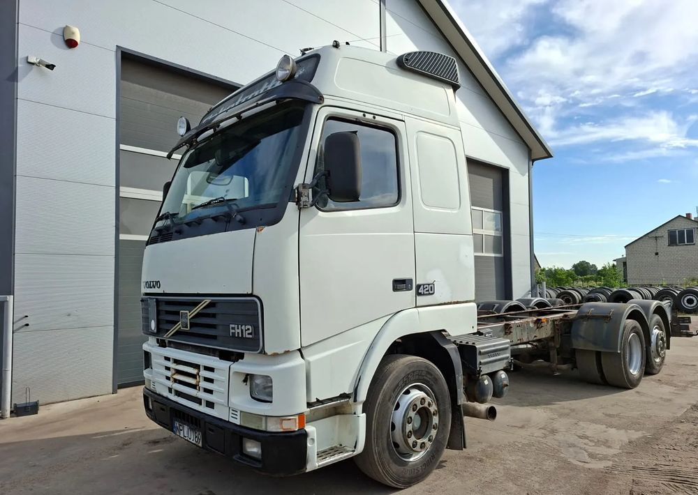 Volvo FH 420 6x2 - Šasija kravas automašīna: foto 1 Volvo FH 420 6x2 - Šasija kravas automašīna: foto 1