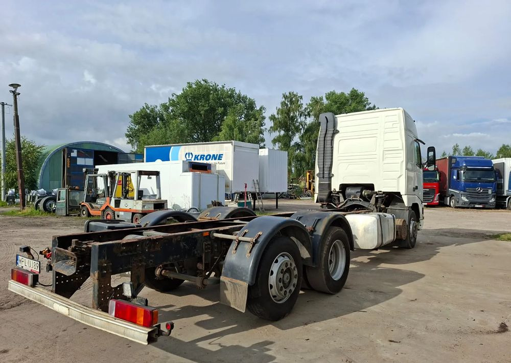 Volvo FH 420 6x2 - Šasija kravas automašīna: foto 4 Volvo FH 420 6x2 - Šasija kravas automašīna: foto 4