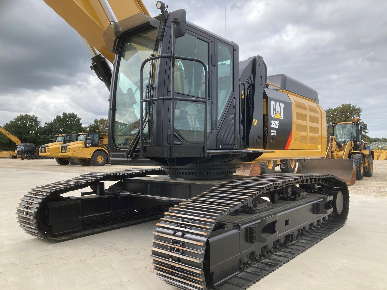 CATERPILLAR 352F Material Handler - Atkritumu iekrāvējs: foto 2 CATERPILLAR 352F Material Handler - Atkritumu iekrāvējs: foto 2
