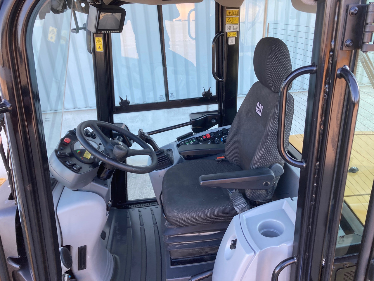 CATERPILLAR 910 līzingu CATERPILLAR 910: foto 11 CATERPILLAR 910 līzingu CATERPILLAR 910: foto 11