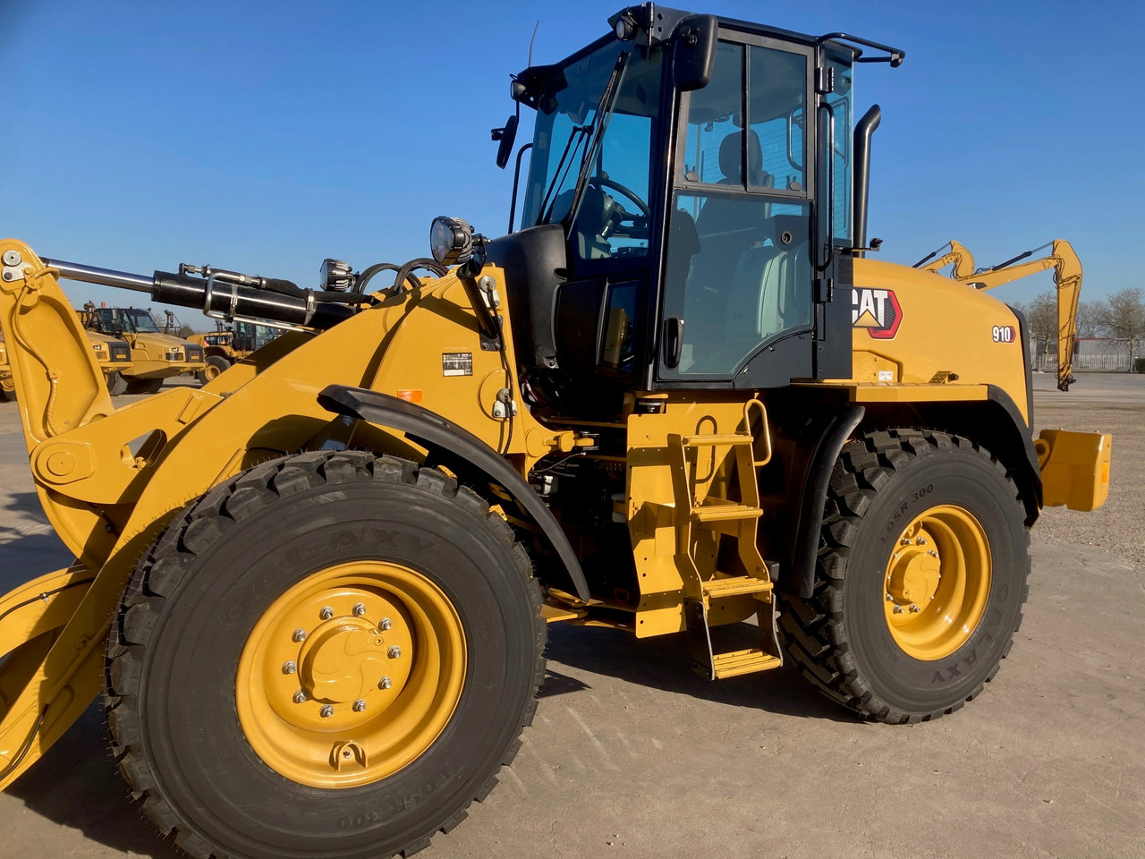 CATERPILLAR 910 - Riteņu iekrāvējs: foto 2 CATERPILLAR 910 - Riteņu iekrāvējs: foto 2