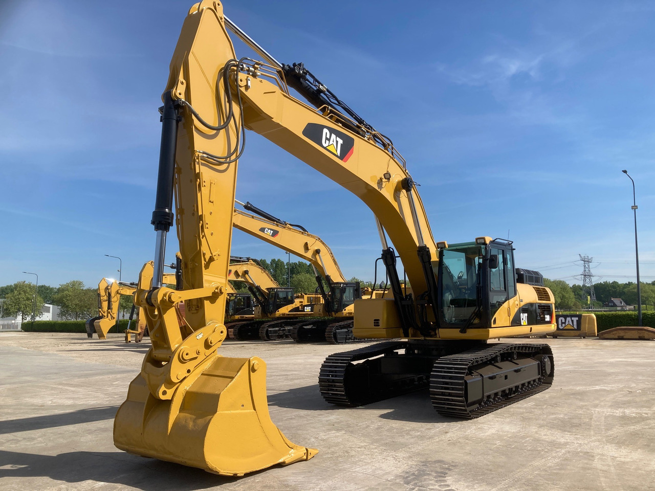 Caterpillar 330DL - Kāpurķēžu ekskavators: foto 3 Caterpillar 330DL - Kāpurķēžu ekskavators: foto 3