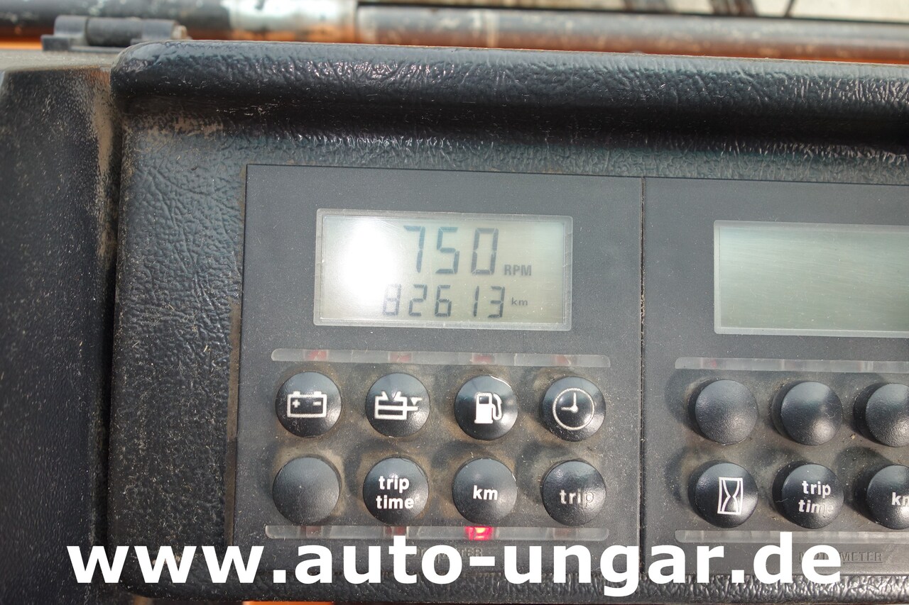Ielu tīrīšanas mašīna Aebi Schmidt MFH 5000 Kehrmaschine 4-Rad Lenkung Wildkrautbesen: foto 20