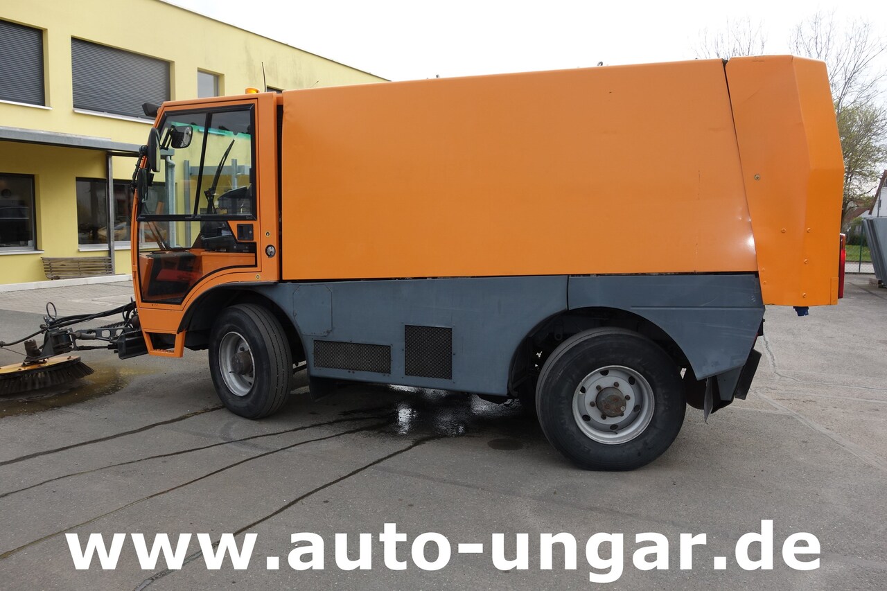 Ielu tīrīšanas mašīna Aebi Schmidt MFH 5000 Kehrmaschine 4-Rad Lenkung Wildkrautbesen: foto 7