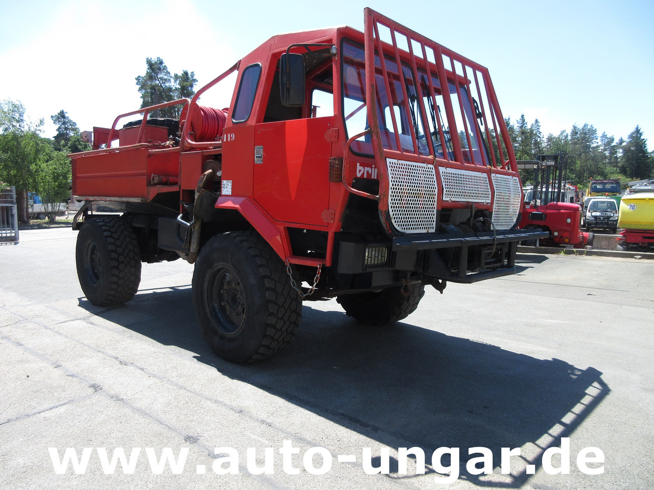 BRIMONT PM ETR Feuerwehr 4x4x4 AHK verwindbarer Rahmen Off-Road Winde Kriechgang - Ugunsdzēsēju mašīna: foto 1 BRIMONT PM ETR Feuerwehr 4x4x4 AHK verwindbarer Rahmen Off-Road Winde Kriechgang - Ugunsdzēsēju mašīna: foto 1