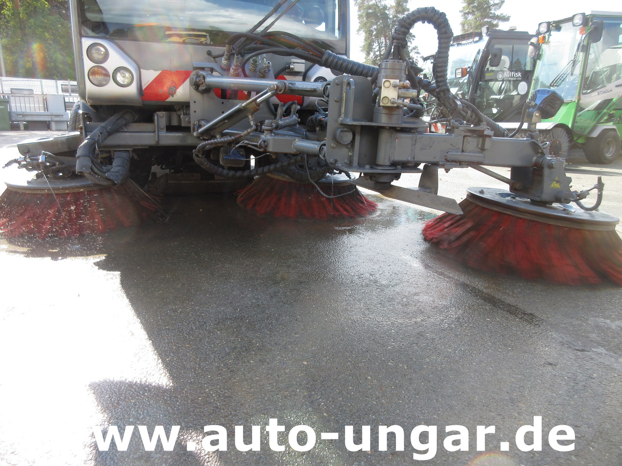 Boschung S3 Kehrmaschine urban sweeper Wildkrautbesen Allradlenkung - Ielu tīrīšanas mašīna: foto 5 Boschung S3 Kehrmaschine urban sweeper Wildkrautbesen Allradlenkung - Ielu tīrīšanas mašīna: foto 5