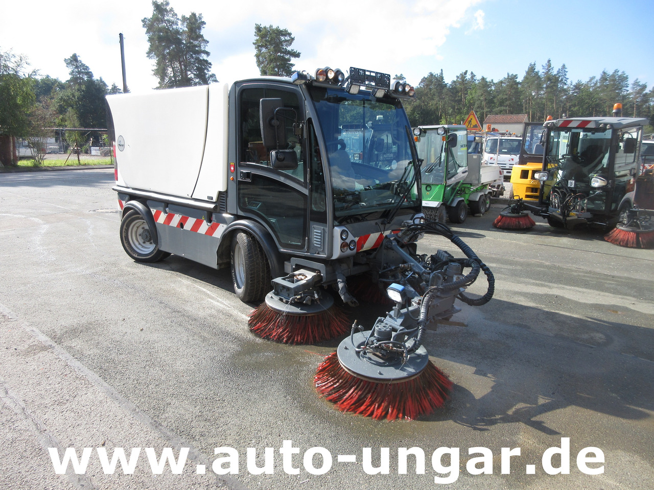 Boschung S3 Kehrmaschine urban sweeper Wildkrautbesen Allradlenkung - Ielu tīrīšanas mašīna: foto 1 Boschung S3 Kehrmaschine urban sweeper Wildkrautbesen Allradlenkung - Ielu tīrīšanas mašīna: foto 1
