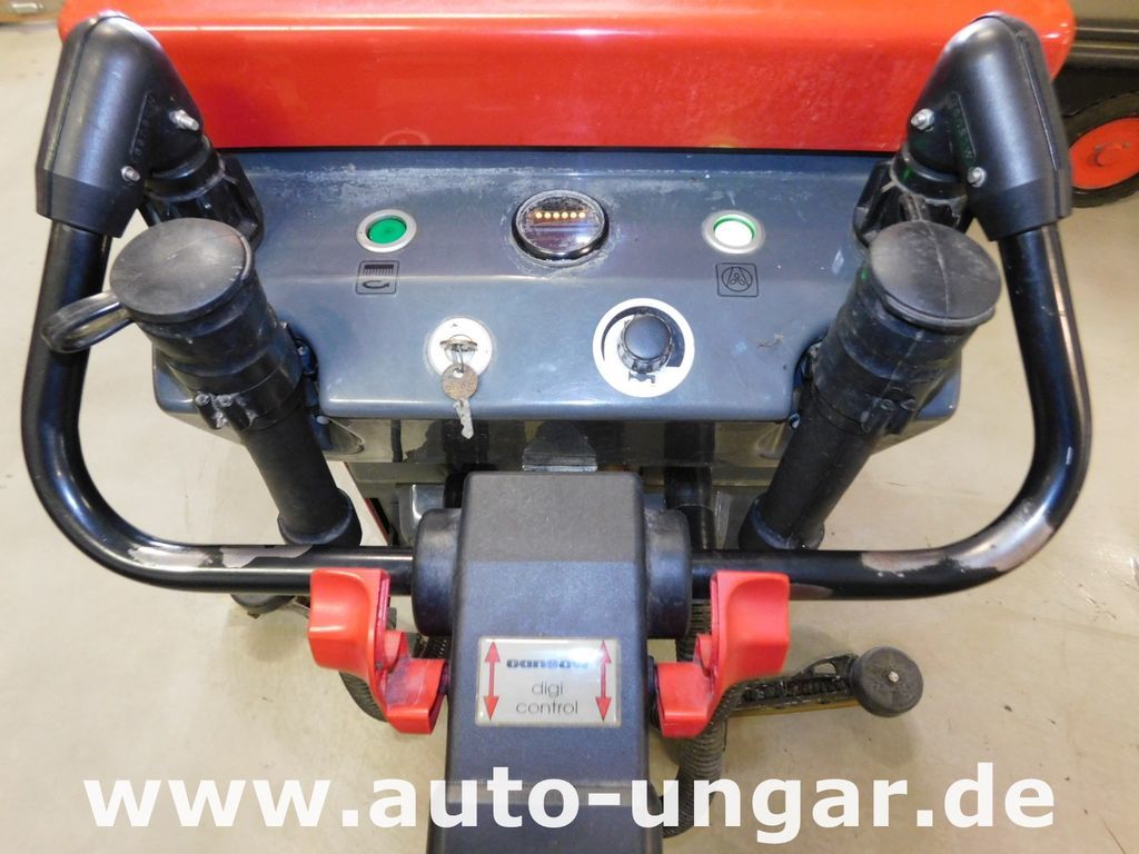 Gansow 88 mit eigenem Antrieb 24V inkl. Ladegerät - Grīdas mazgāšanas iekārta: foto 4 Gansow 88 mit eigenem Antrieb 24V inkl. Ladegerät - Grīdas mazgāšanas iekārta: foto 4