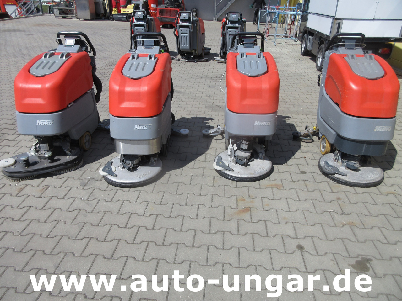 Hako B45 Scheuersaugmaschine B45CL eigener Antrieb Scrubber - Grīdas mazgāšanas iekārta: foto 1 Hako B45 Scheuersaugmaschine B45CL eigener Antrieb Scrubber - Grīdas mazgāšanas iekārta: foto 1