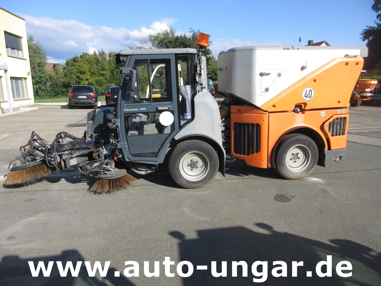 Hako CM 1600 Kehrmaschine 4x4 Baujahr 2018 3 Besen MOTORSCHADEN - Ielu tīrīšanas mašīna: foto 4 Hako CM 1600 Kehrmaschine 4x4 Baujahr 2018 3 Besen MOTORSCHADEN - Ielu tīrīšanas mašīna: foto 4