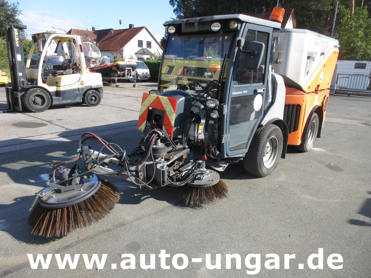 Hako CM 1600 Kehrmaschine 4x4 Baujahr 2018 3 Besen MOTORSCHADEN - Ielu tīrīšanas mašīna: foto 3 Hako CM 1600 Kehrmaschine 4x4 Baujahr 2018 3 Besen MOTORSCHADEN - Ielu tīrīšanas mašīna: foto 3