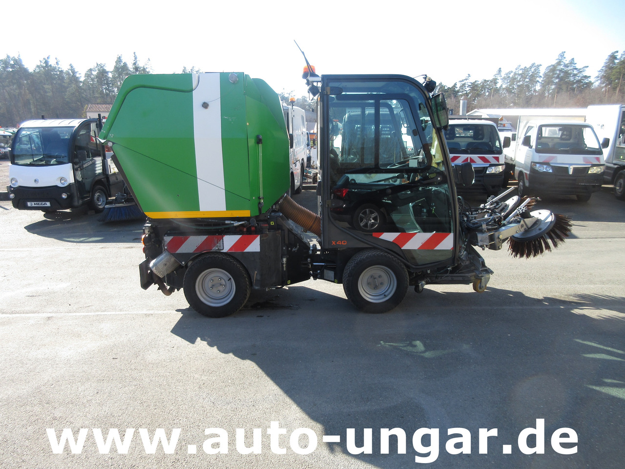 Holder X40 / X45 Baujahr 2017 Knicklenkung Kehraufbau 4x4 Kommunalhydraulik Frontheber - Ielu tīrīšanas mašīna: foto 3 Holder X40 / X45 Baujahr 2017 Knicklenkung Kehraufbau 4x4 Kommunalhydraulik Frontheber - Ielu tīrīšanas mašīna: foto 3