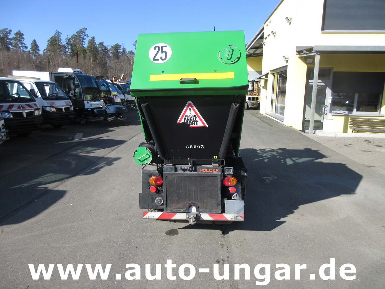 Holder X40 / X45 Baujahr 2017 Knicklenkung Kehraufbau 4x4 Kommunalhydraulik Frontheber - Ielu tīrīšanas mašīna: foto 4 Holder X40 / X45 Baujahr 2017 Knicklenkung Kehraufbau 4x4 Kommunalhydraulik Frontheber - Ielu tīrīšanas mašīna: foto 4