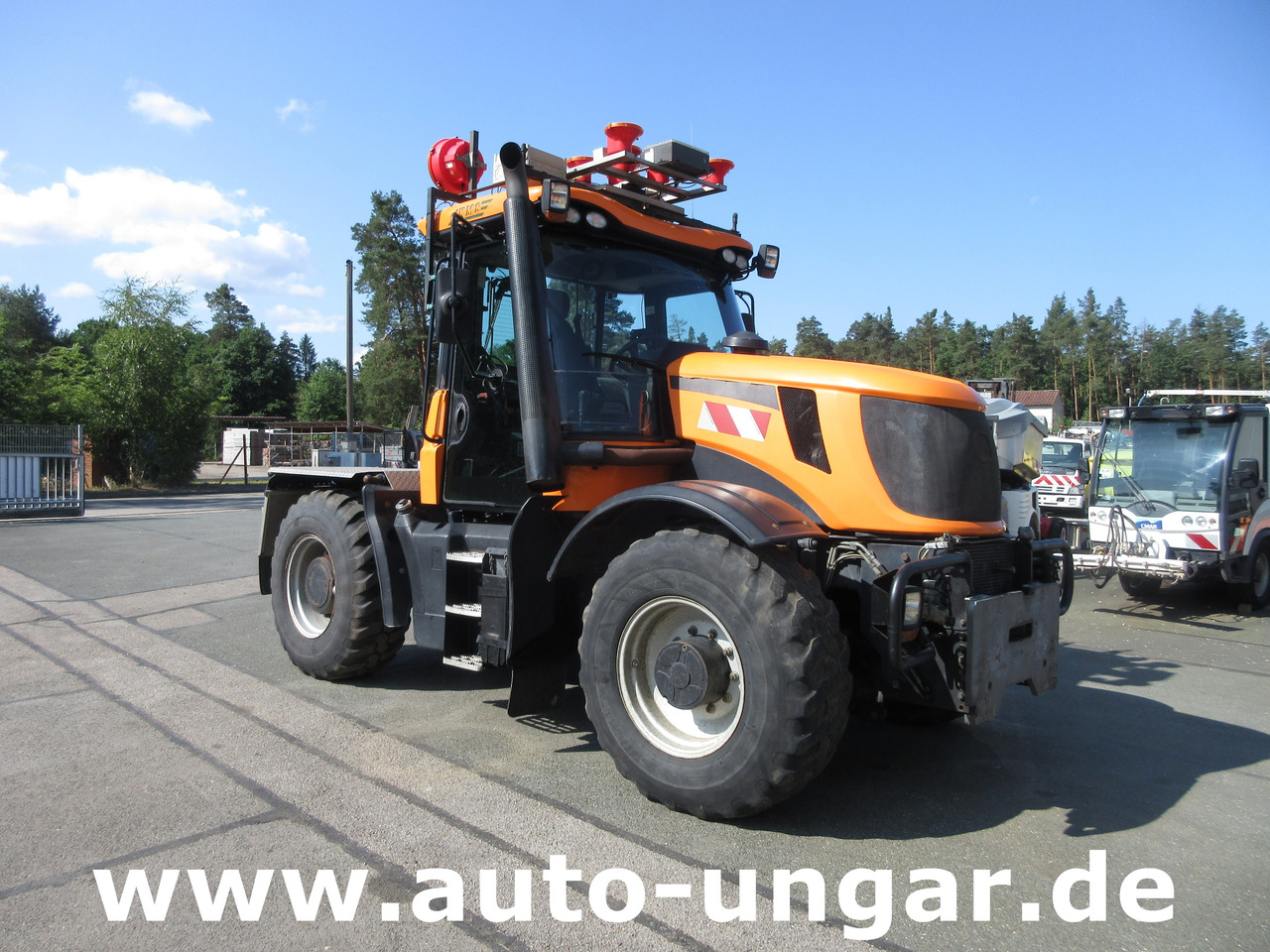 JCB Landpower Fastrac HMV 3200 Bj. 2009 80km/h 4x4 2x PTO 195PS - Traktors: foto 1 JCB Landpower Fastrac HMV 3200 Bj. 2009 80km/h 4x4 2x PTO 195PS - Traktors: foto 1