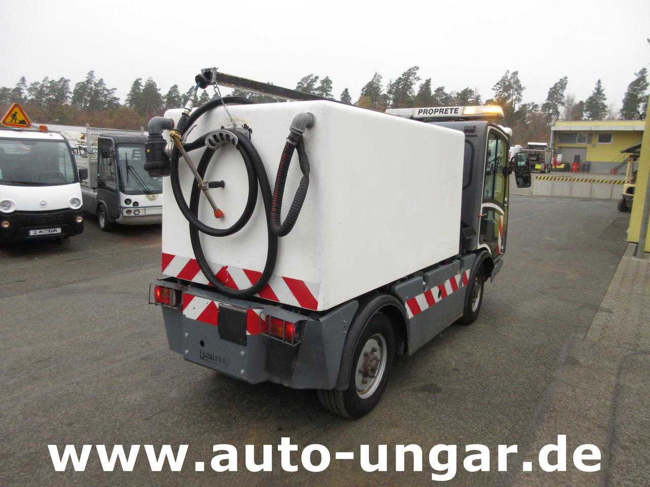 BOSCHUNG L3 Laveuse Kärcher Baujahr 2015 mit Hochdruckreiniger am Heck - Komunālā/ Specializētā tehnika: foto 4 BOSCHUNG L3 Laveuse Kärcher Baujahr 2015 mit Hochdruckreiniger am Heck - Komunālā/ Specializētā tehnika: foto 4