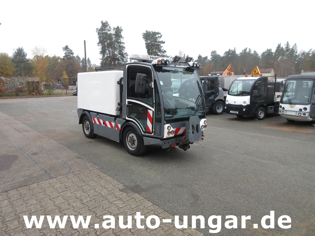 BOSCHUNG L3 Laveuse Kärcher Baujahr 2015 mit Hochdruckreiniger am Heck - Komunālā/ Specializētā tehnika: foto 1 BOSCHUNG L3 Laveuse Kärcher Baujahr 2015 mit Hochdruckreiniger am Heck - Komunālā/ Specializētā tehnika: foto 1