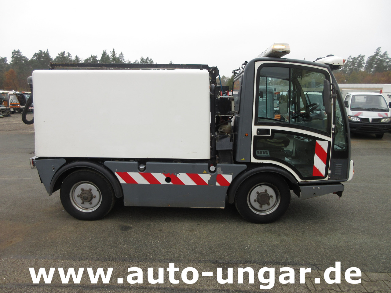 BOSCHUNG L3 Laveuse Kärcher Baujahr 2015 mit Hochdruckreiniger am Heck - Komunālā/ Specializētā tehnika: foto 3 BOSCHUNG L3 Laveuse Kärcher Baujahr 2015 mit Hochdruckreiniger am Heck - Komunālā/ Specializētā tehnika: foto 3