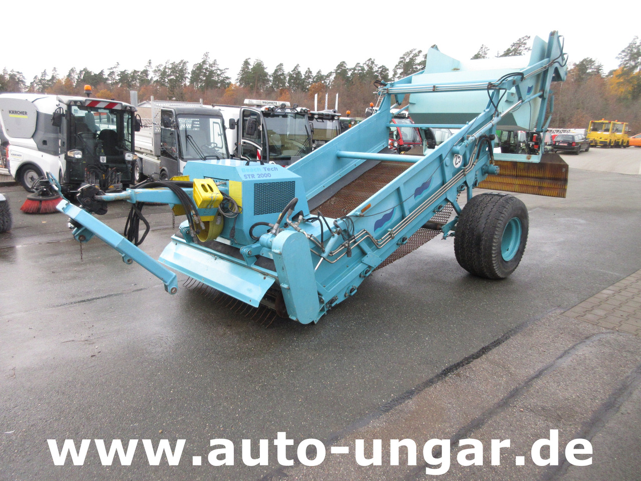 Kässbohrer BeachTech STR 2000 Cribleuse de Plage BeachCleaner Strandreiniger عمال تنظيف الشاطئ - Komunālā/ Specializētā tehnika: foto 1 Kässbohrer BeachTech STR 2000 Cribleuse de Plage BeachCleaner Strandreiniger عمال تنظيف الشاطئ - Komunālā/ Specializētā tehnika: foto 1