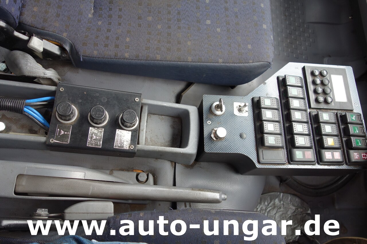 Ielu tīrīšanas mašīna Mitsubishi Fuso Canter 7C15 mit Brock SL 140/2 Kehrmaschine Euro 4: foto 11