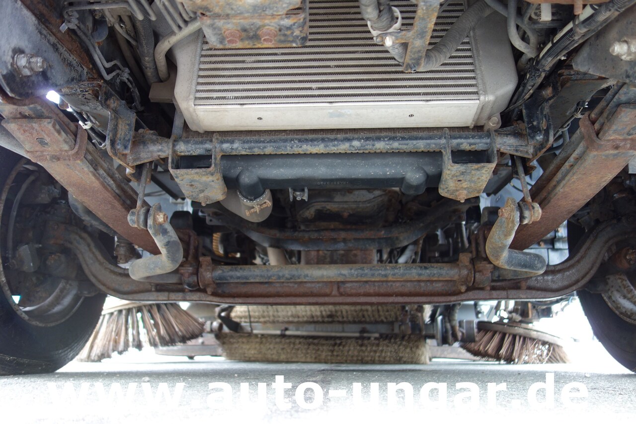 Ielu tīrīšanas mašīna Mitsubishi Fuso Canter 7C15 mit Brock SL 140/2 Kehrmaschine Euro 4: foto 12
