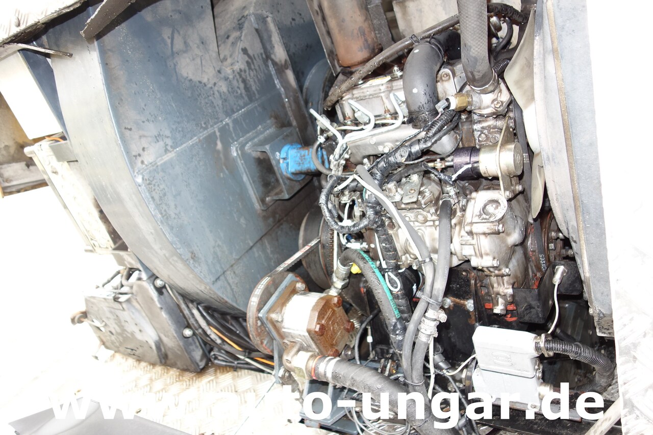 Ielu tīrīšanas mašīna Mitsubishi Fuso Canter 7C15 mit Brock SL 140/2 Kehrmaschine Euro 4: foto 18