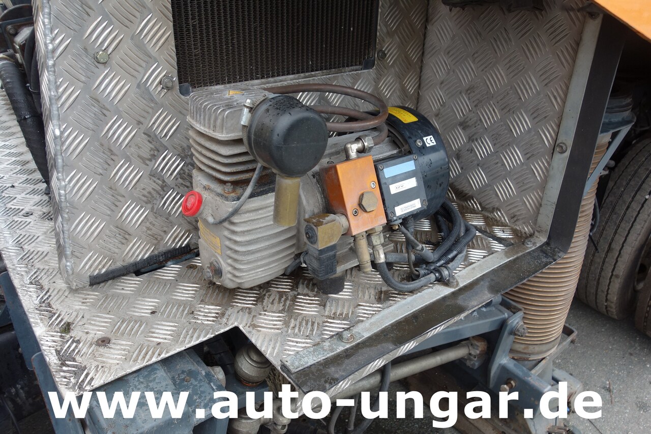 Ielu tīrīšanas mašīna Mitsubishi Fuso Canter 7C15 mit Brock SL 140/2 Kehrmaschine Euro 4: foto 21