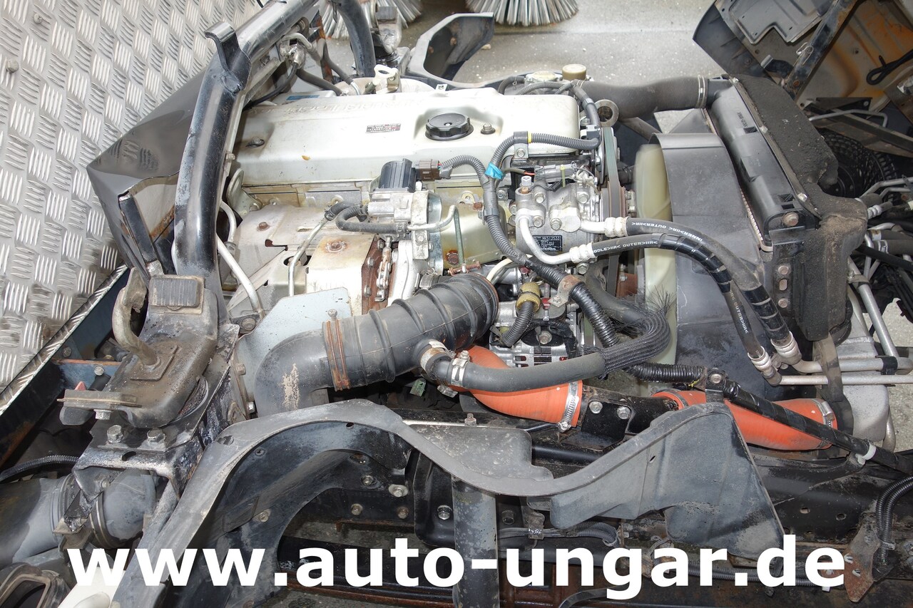 Ielu tīrīšanas mašīna Mitsubishi Fuso Canter 7C15 mit Brock SL 140/2 Kehrmaschine Euro 4: foto 17