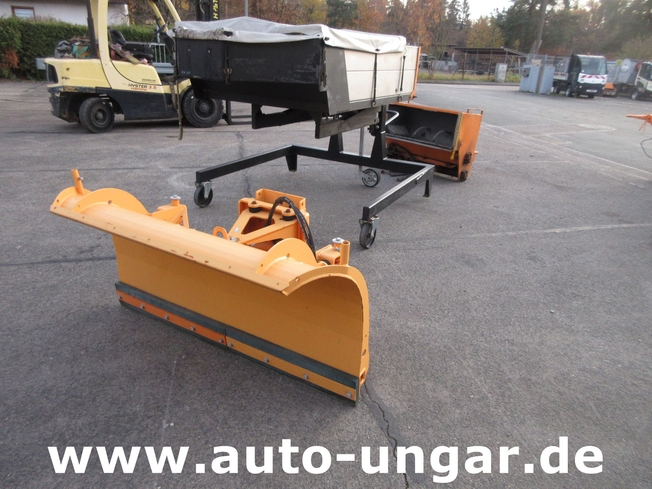 Nilfisk CR 3500 Winterdienst - Paket Schneepflug Streuer Kipper - Pritsche - Sniega novākšanas tehnika: foto 2 Nilfisk CR 3500 Winterdienst - Paket Schneepflug Streuer Kipper - Pritsche - Sniega novākšanas tehnika: foto 2