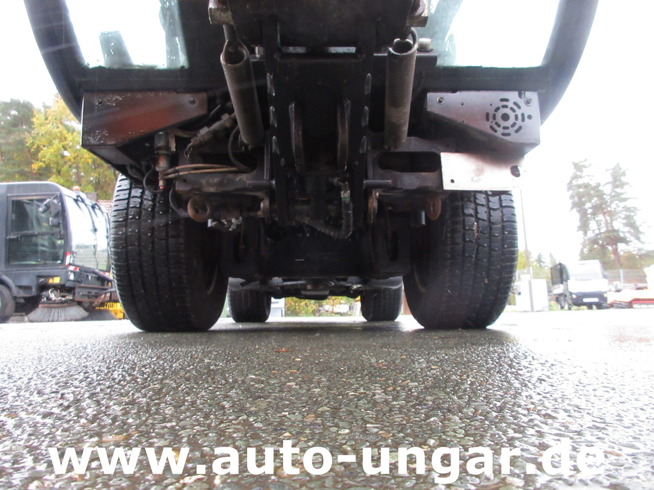 Nilfisk CR3500 CityRanger Multicar Winterdienst Schneepflug und Streuer 4x4 - Sniega novākšanas tehnika: foto 5 Nilfisk CR3500 CityRanger Multicar Winterdienst Schneepflug und Streuer 4x4 - Sniega novākšanas tehnika: foto 5
