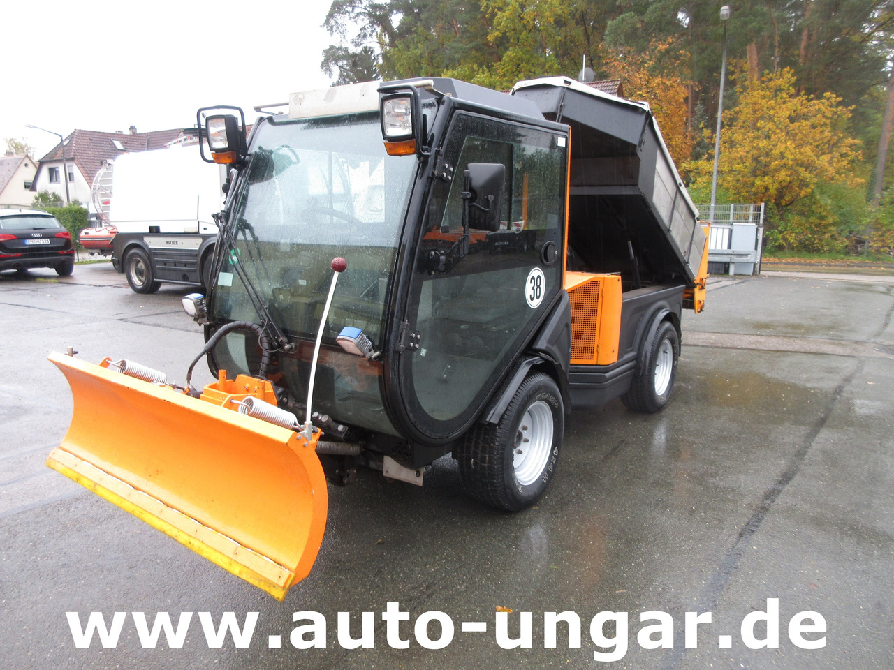 Nilfisk CR3500 CityRanger Multicar Winterdienst Schneepflug und Streuer 4x4 - Sniega novākšanas tehnika: foto 2 Nilfisk CR3500 CityRanger Multicar Winterdienst Schneepflug und Streuer 4x4 - Sniega novākšanas tehnika: foto 2