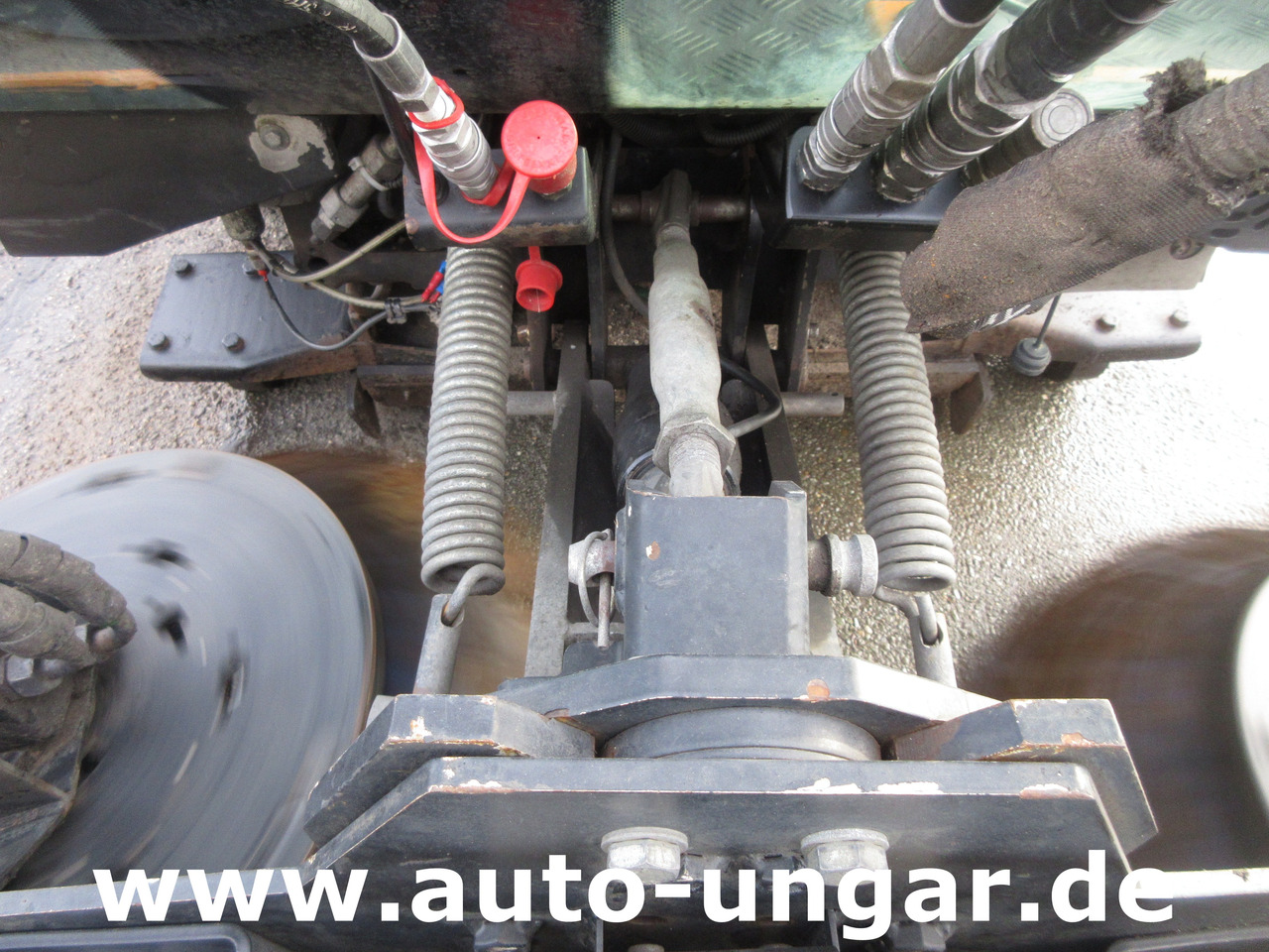 Nilfisk CR3500 Geräteträger Kommunalfahrzeug 4x4 Kehrmaschine Schmidt Flexigo - Ielu tīrīšanas mašīna: foto 4 Nilfisk CR3500 Geräteträger Kommunalfahrzeug 4x4 Kehrmaschine Schmidt Flexigo - Ielu tīrīšanas mašīna: foto 4