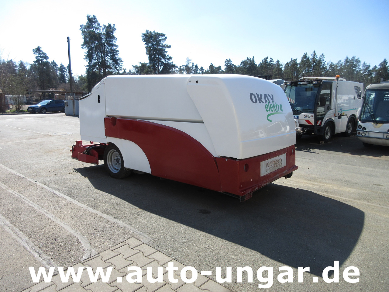 OKAY 3500 Elektra 80V IceResurfacer Elektro Eisbearbeitungsmaschine Zamboni - Elektriskā komunālā automašīna: foto 2 OKAY 3500 Elektra 80V IceResurfacer Elektro Eisbearbeitungsmaschine Zamboni - Elektriskā komunālā automašīna: foto 2