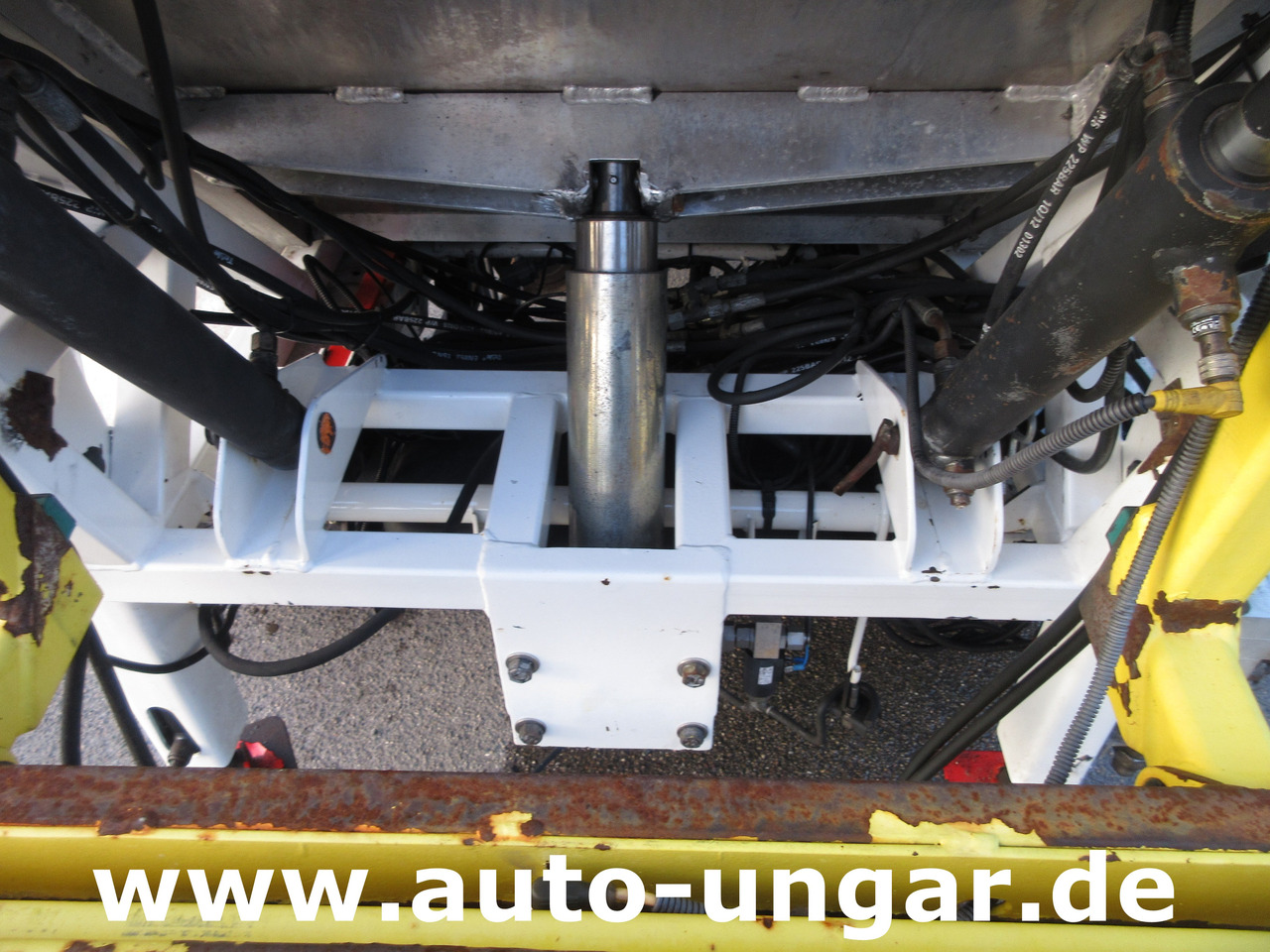 Piaggio Maxxi D120 Diesel Müllwagen Bj. 2012 BOM Garbage Truck °1067 - Atkritumu vedējs: foto 5 Piaggio Maxxi D120 Diesel Müllwagen Bj. 2012 BOM Garbage Truck °1067 - Atkritumu vedējs: foto 5