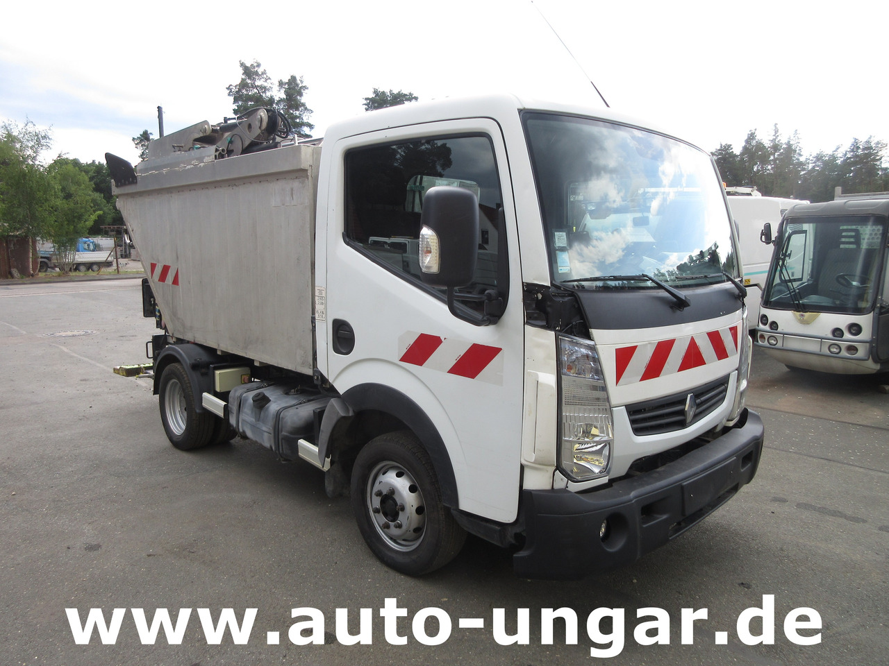 RENAULT Maxity 3.500kg Faun Provence Benne Müllwagen 5m³ Alumulde mit Presse - Atkritumu vedējs: foto 1 RENAULT Maxity 3.500kg Faun Provence Benne Müllwagen 5m³ Alumulde mit Presse - Atkritumu vedējs: foto 1