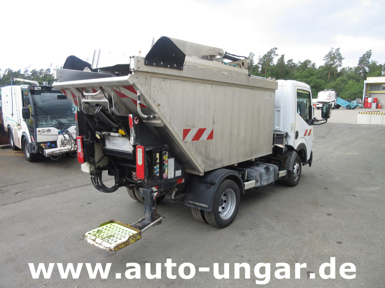 RENAULT Maxity 3.500kg Faun Provence Benne Müllwagen 5m³ Alumulde mit Presse - Atkritumu vedējs: foto 5 RENAULT Maxity 3.500kg Faun Provence Benne Müllwagen 5m³ Alumulde mit Presse - Atkritumu vedējs: foto 5