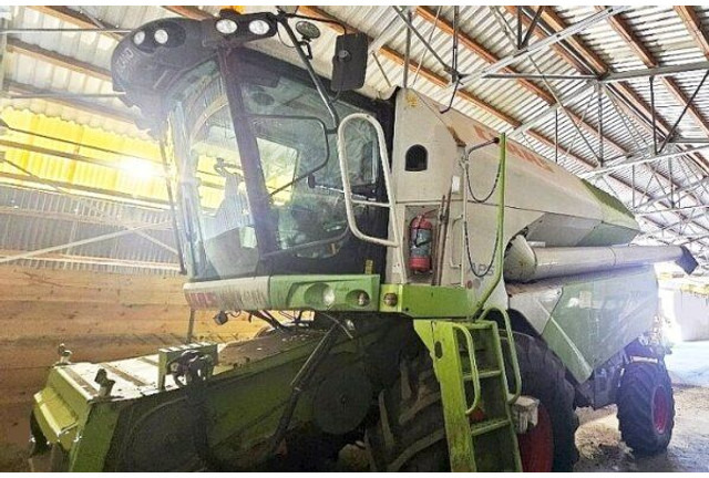 Claas Tucano 450 (839) +V 750 - Labības kombains: foto 1 Claas Tucano 450 (839) +V 750 - Labības kombains: foto 1