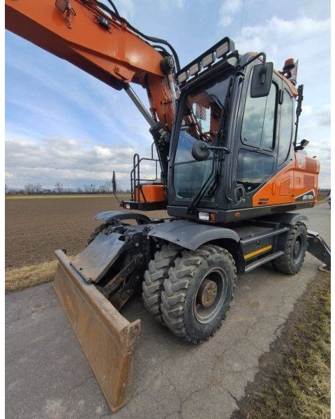 Doosan 18.6t DX170 W-7 (DEVELON) - Riteņu ekskavators: foto 4 Doosan 18.6t DX170 W-7 (DEVELON) - Riteņu ekskavators: foto 4