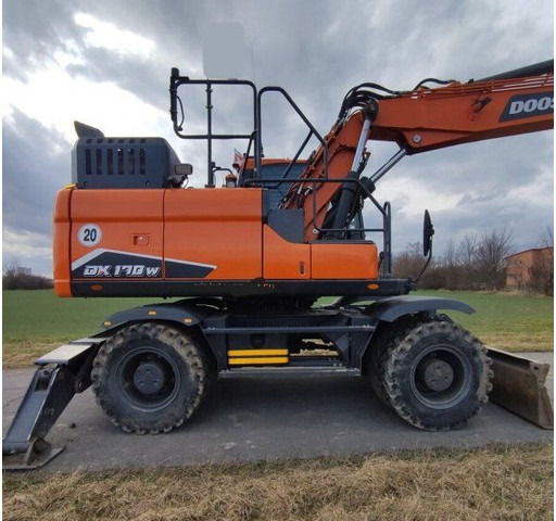 Doosan 18.6t DX170 W-7 (DEVELON) - Riteņu ekskavators: foto 1 Doosan 18.6t DX170 W-7 (DEVELON) - Riteņu ekskavators: foto 1