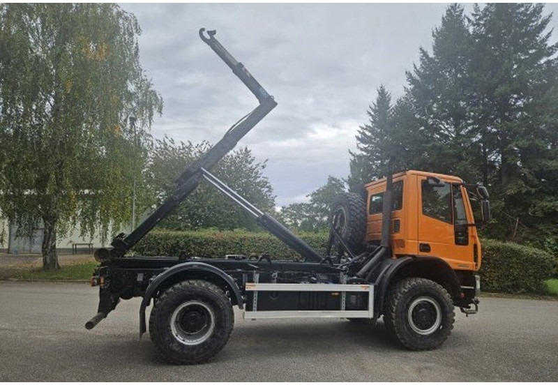 Iveco 4x4 ML140.E25 +winter zima (CZ)CTS +SIMED - Pacēlājs ar āķi: foto 2 Iveco 4x4 ML140.E25 +winter zima (CZ)CTS +SIMED - Pacēlājs ar āķi: foto 2